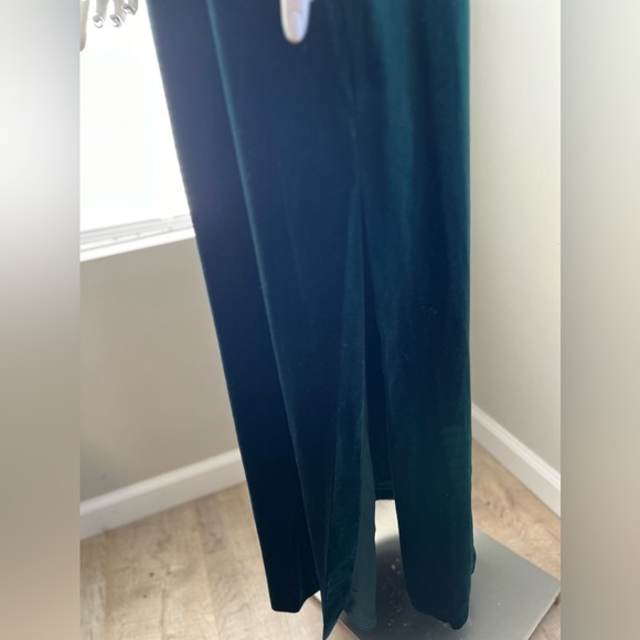 Perfect Green Velvet stretchy floor length dress with slit size 8 - Picture 10 of 10